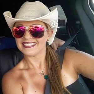 Meet your Posher, Mery